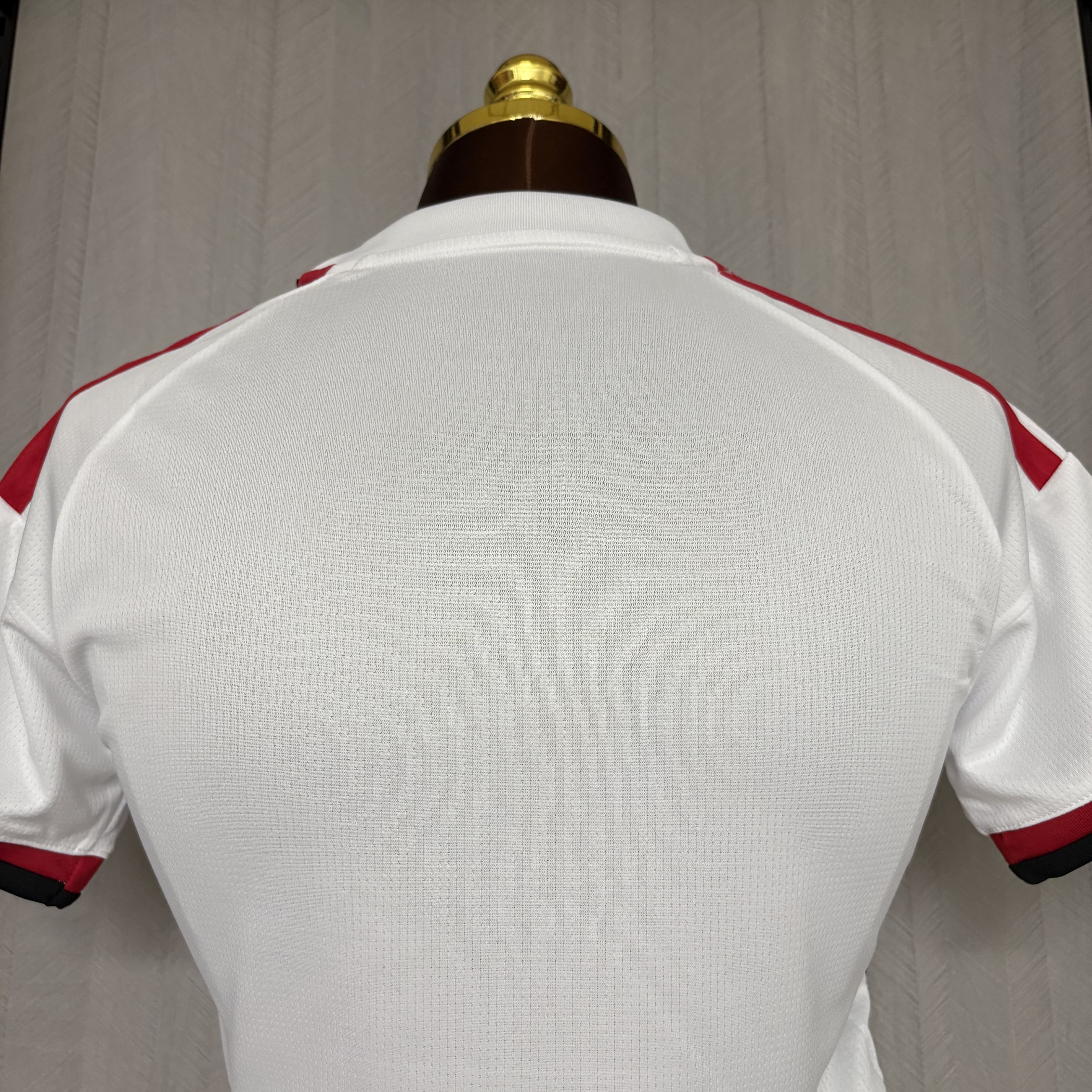 Camisola alternativa Flamengo 2026/2027 - Versão feminina Modelo curto 8