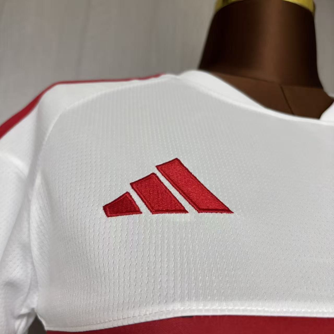 Camisola alternativa Flamengo 2026/2027 - Versão feminina Modelo curto 4