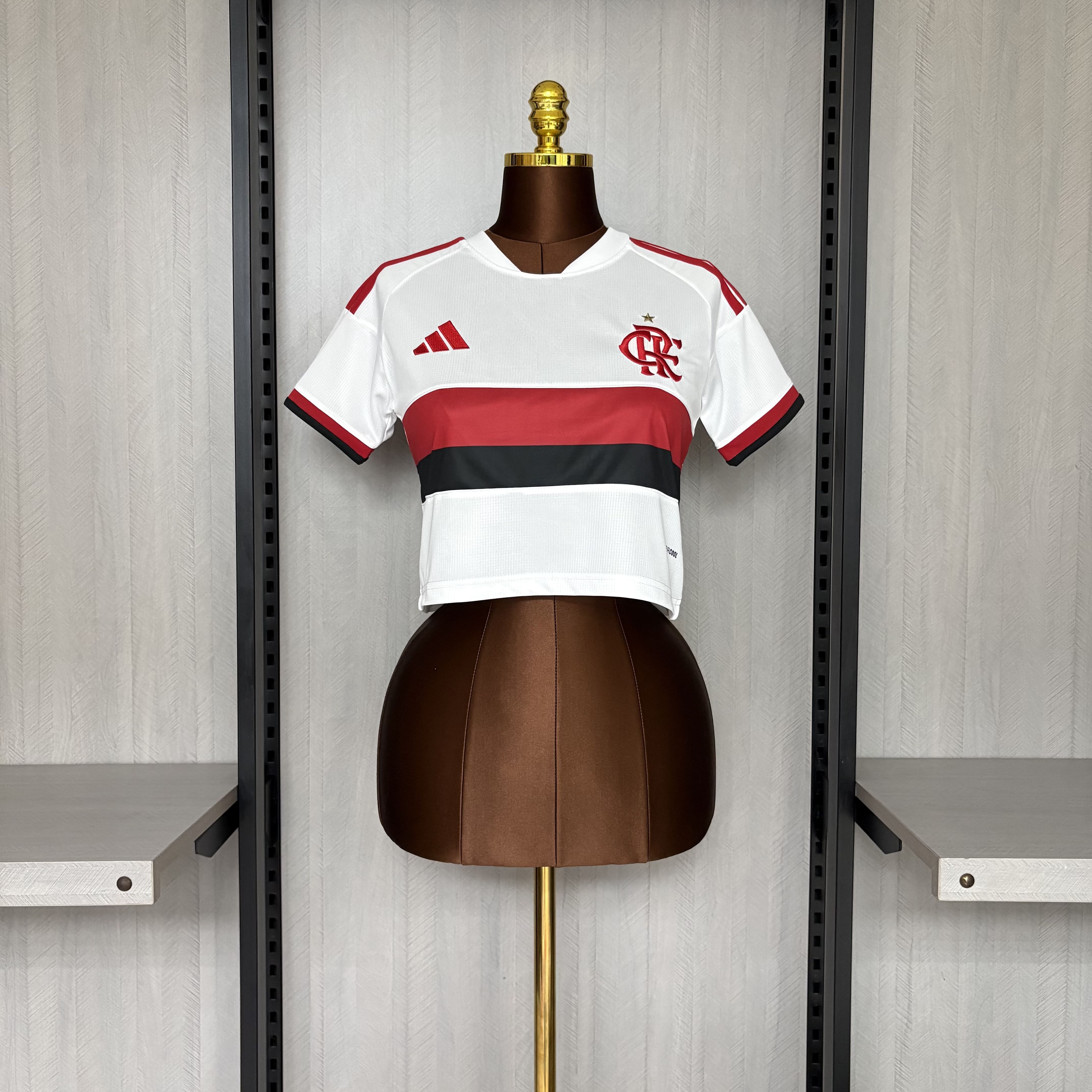 Camisola alternativa Flamengo 2026/2027 - Versão feminina Modelo curto 1