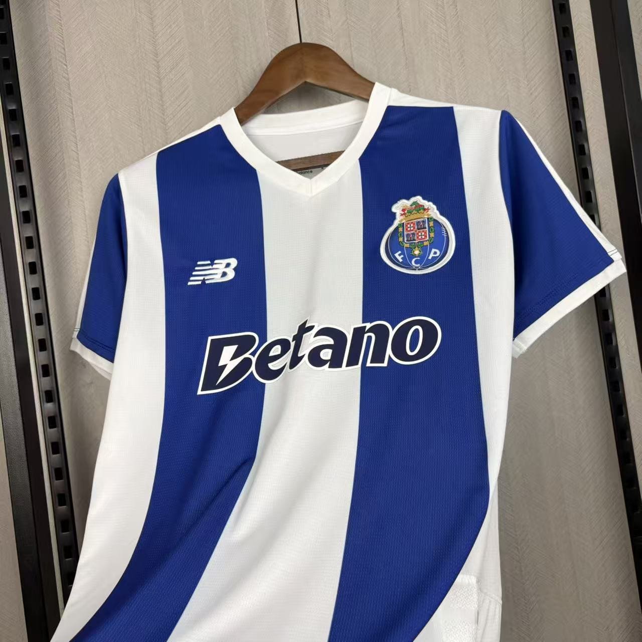 Camisola principal FC Porto 26/27 - Rosario 13 - Versão adepto 7
