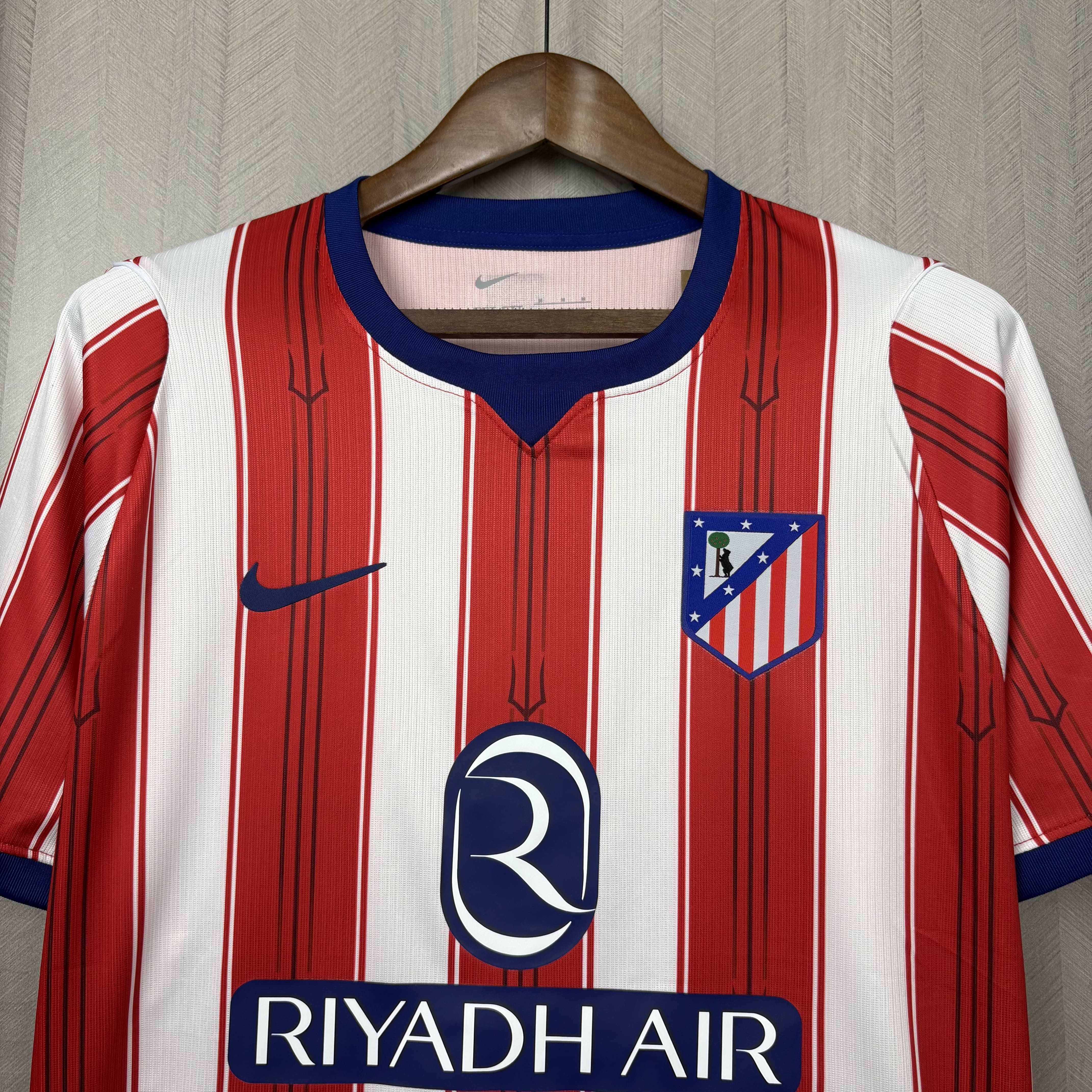 Camisola principal Atlético de Madrid 26/27 Versão adepto 6