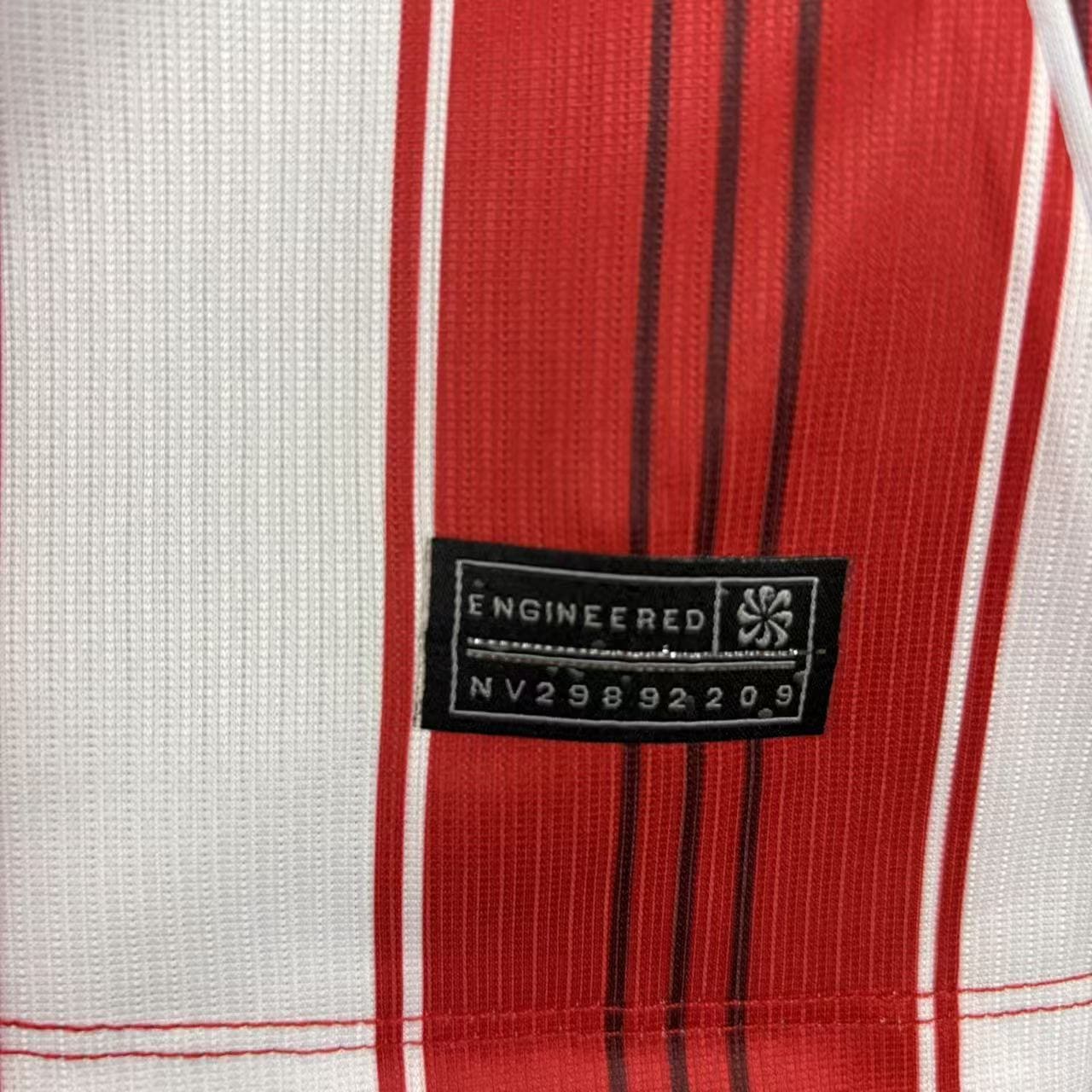 Camisola principal Atlético de Madrid 26/27 Versão adepto 9