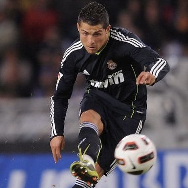 Camisola alternativa Real Madrid 2010/2011 - Ronaldo 7 - Versão adepto 2
