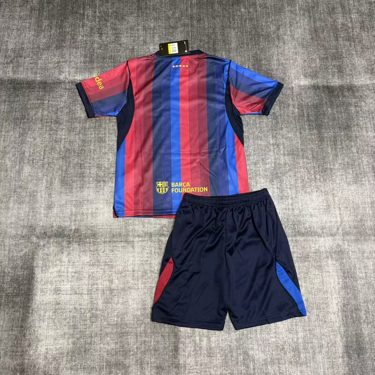 Kit Criança Barcelona principal 26/27 3