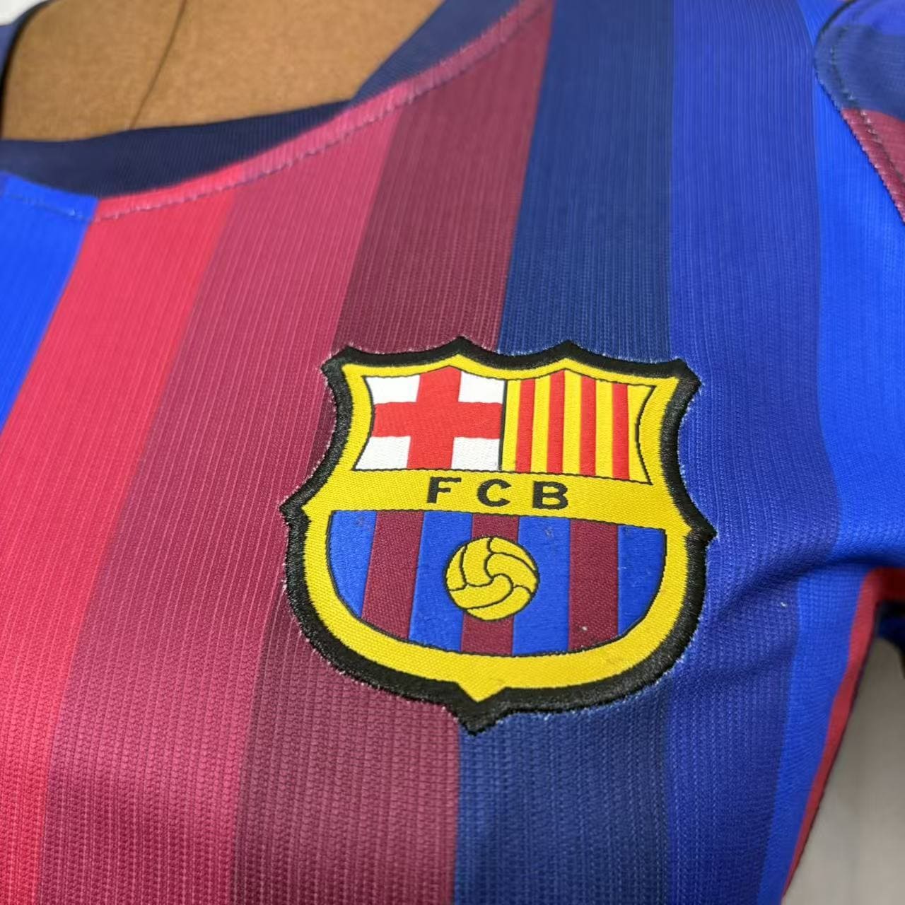 Camisola Principal Barcelona 26/27 - Versão feminina 4