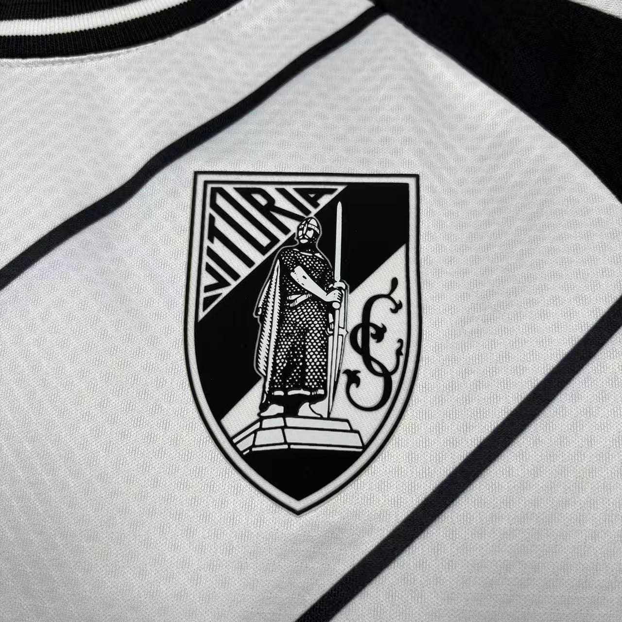 Camisola principal Vitória de Guimarães 26/27 - Versão adepto 3