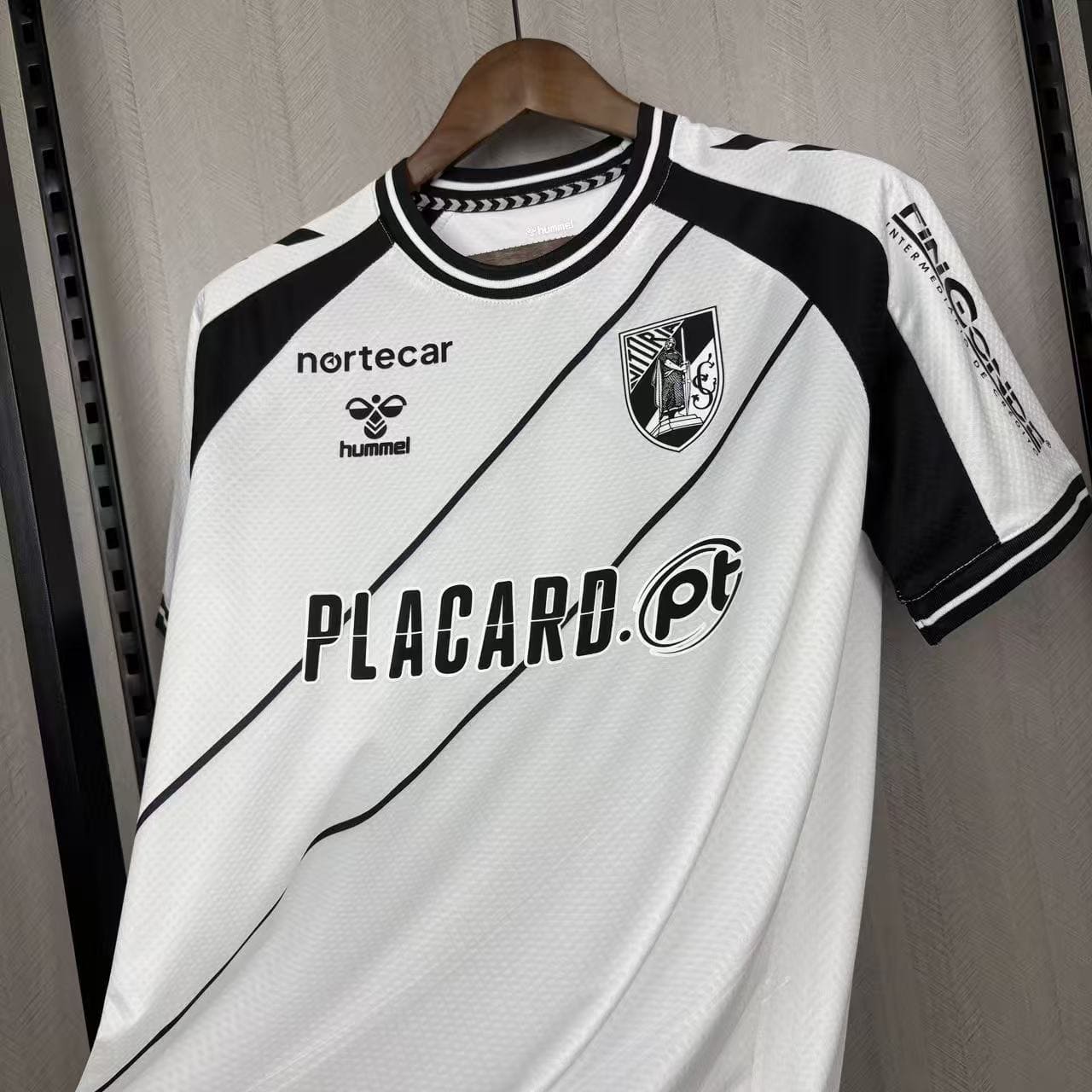 Camisola principal Vitória de Guimarães 26/27 - Versão adepto 6