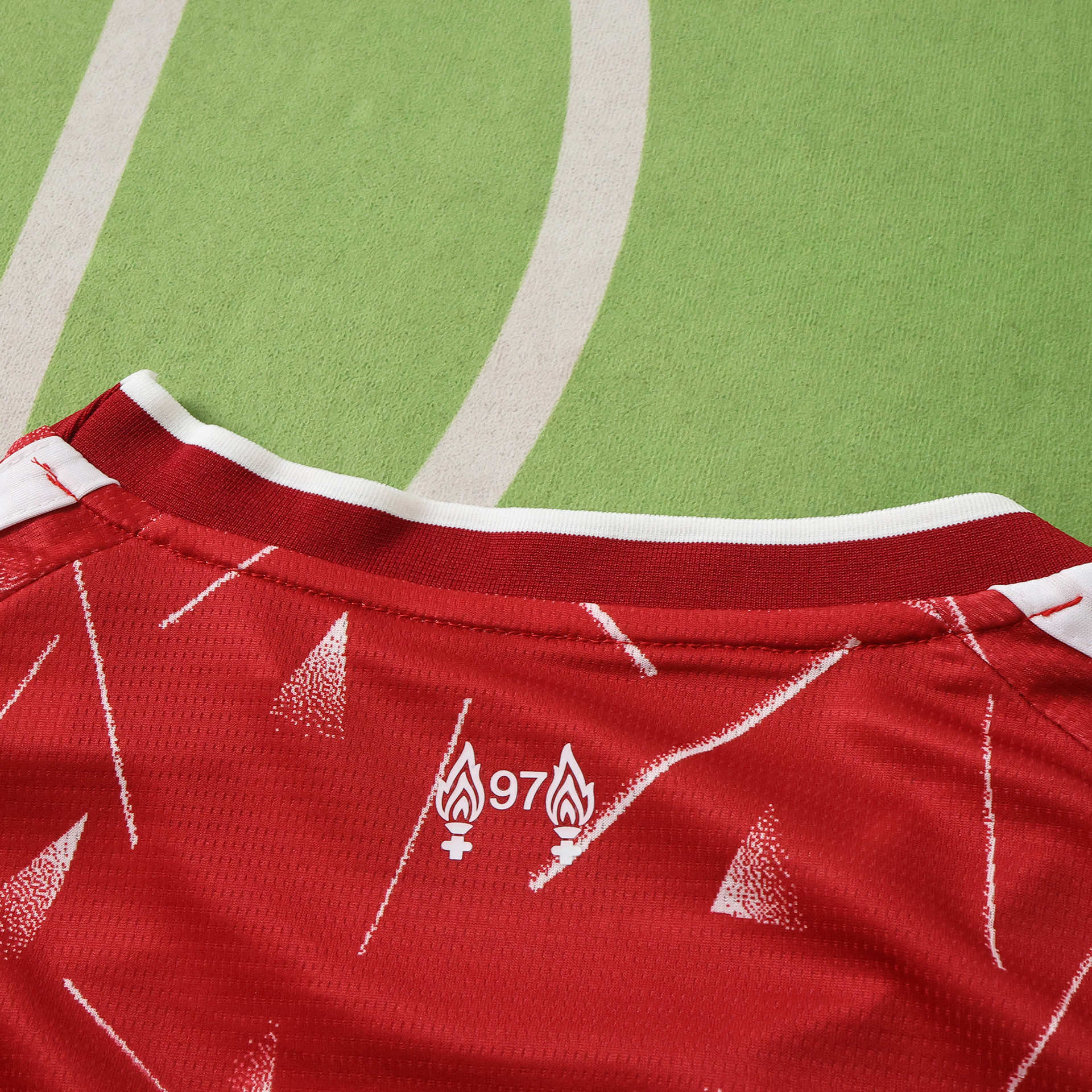 Camisola Principal Liverpool 26/27 Cropped 8