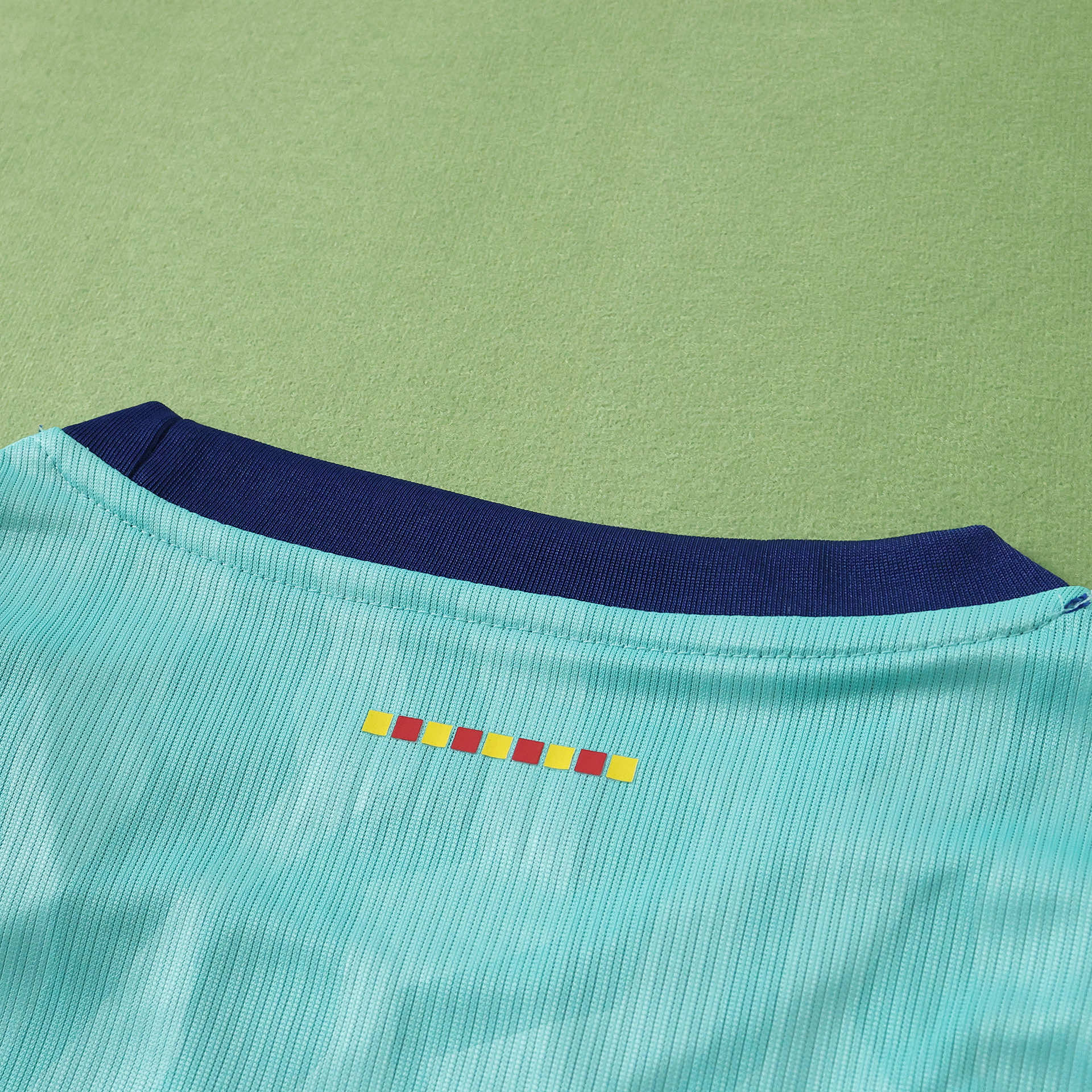3ª Camisola Barcelona 26/27 Cropped 6