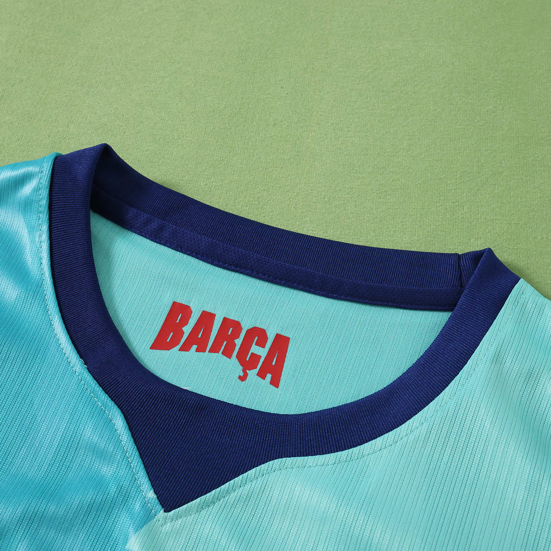 3ª Camisola Barcelona 26/27 Cropped 5