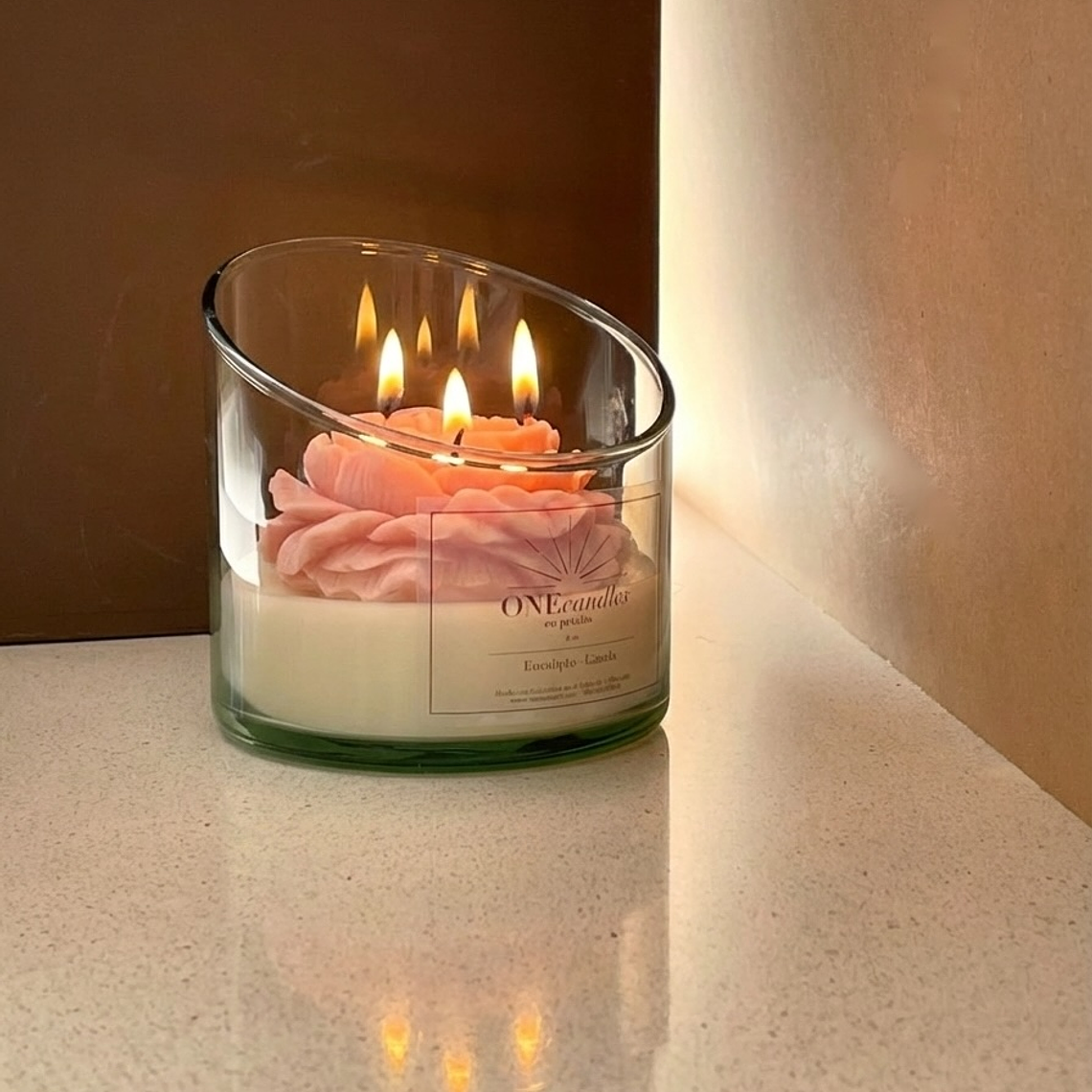 Vela con Flor 9 oz Asimétrica 2