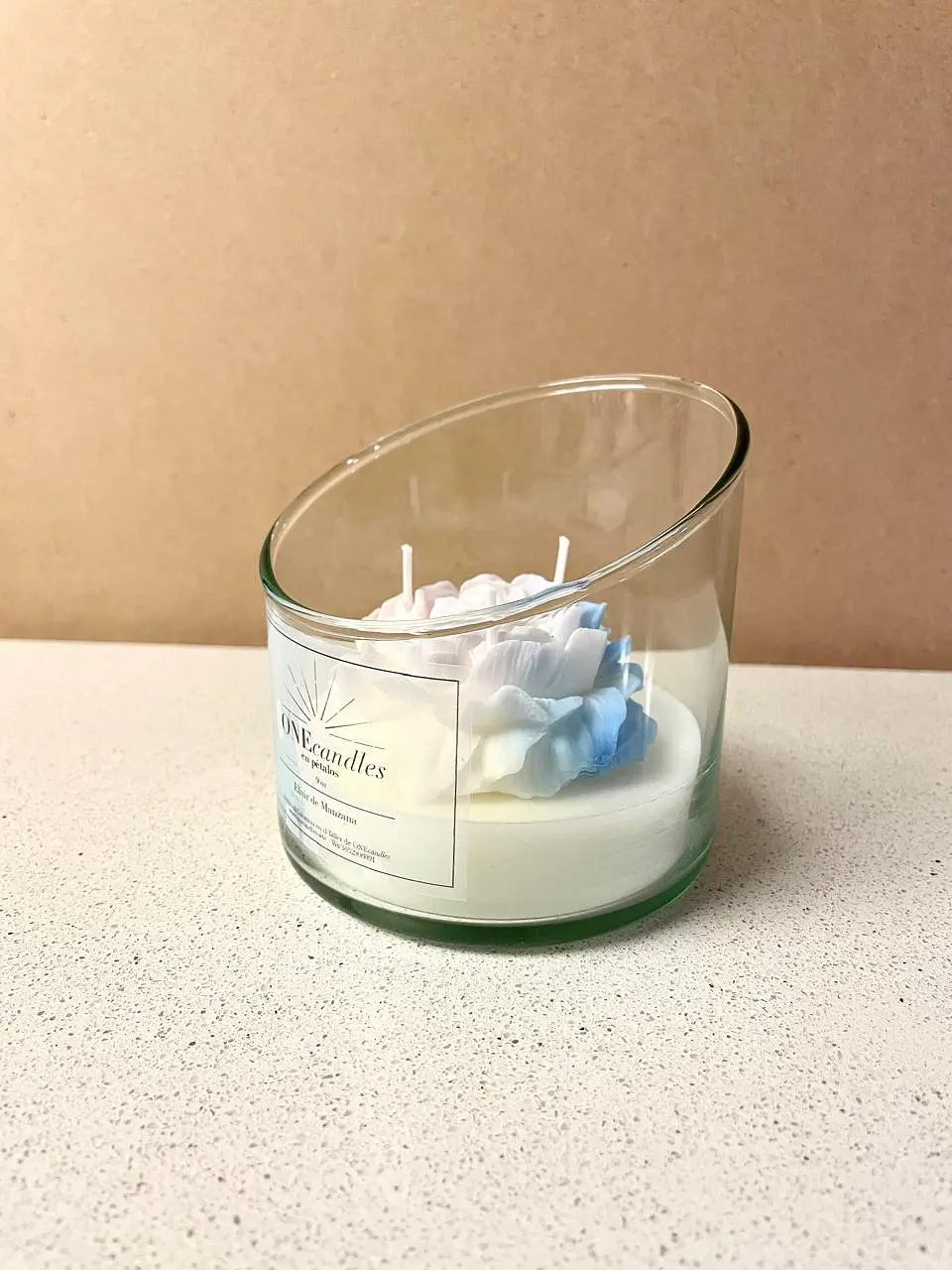 Vela con Flor 9 oz Asimétrica 1