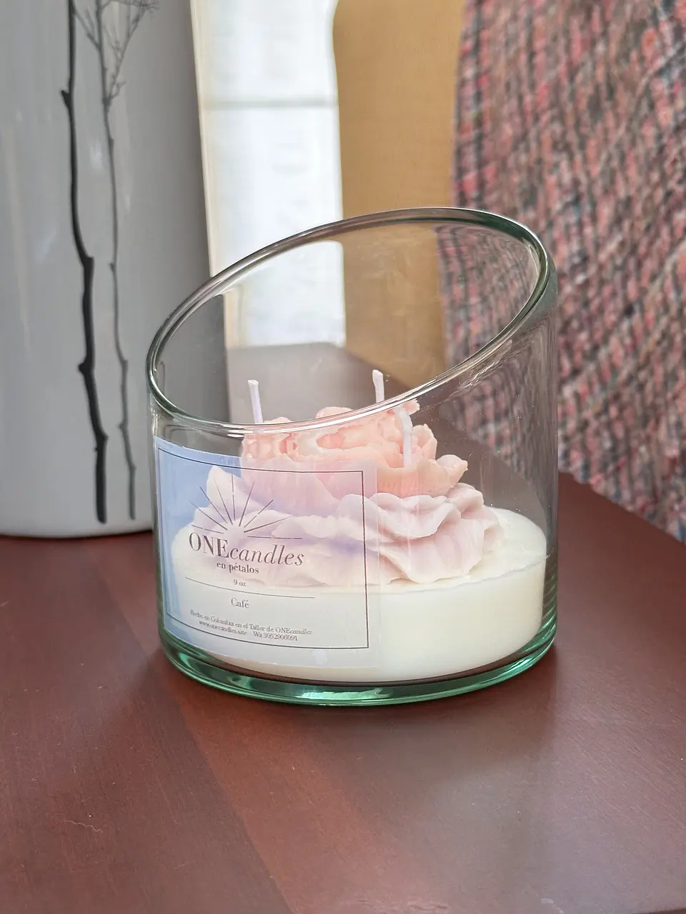 Vela con Flor 9 oz Asimétrica 4