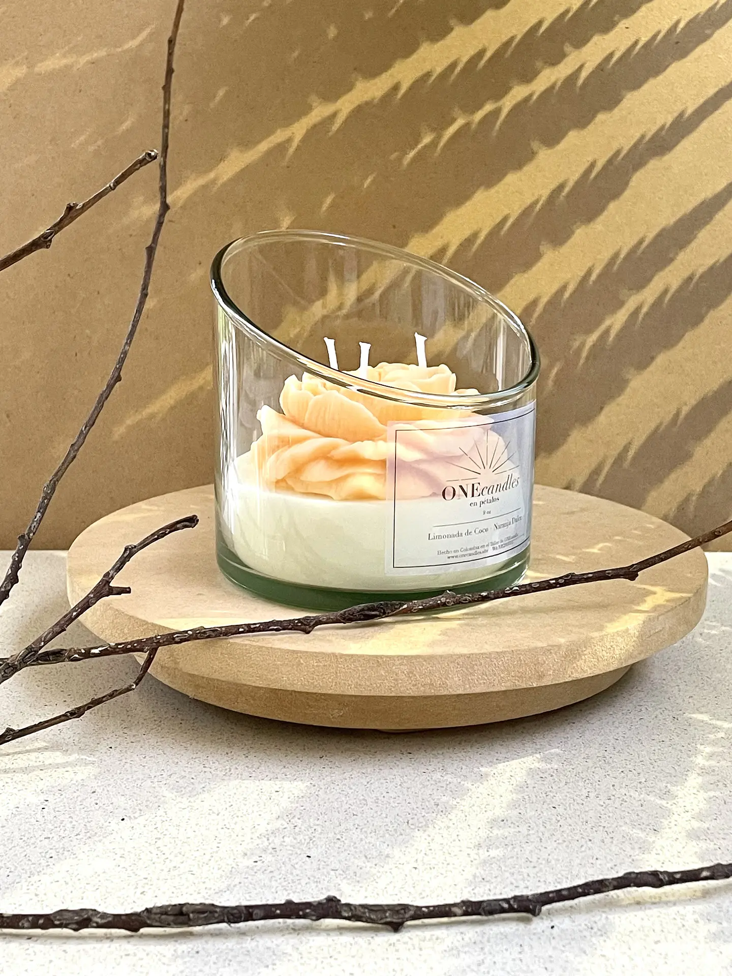 Vela con Flor 9 oz Asimétrica 8