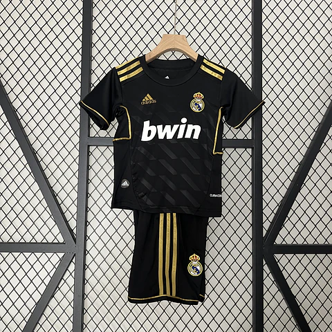 Kit Niños Real Madrid 2011 Retro