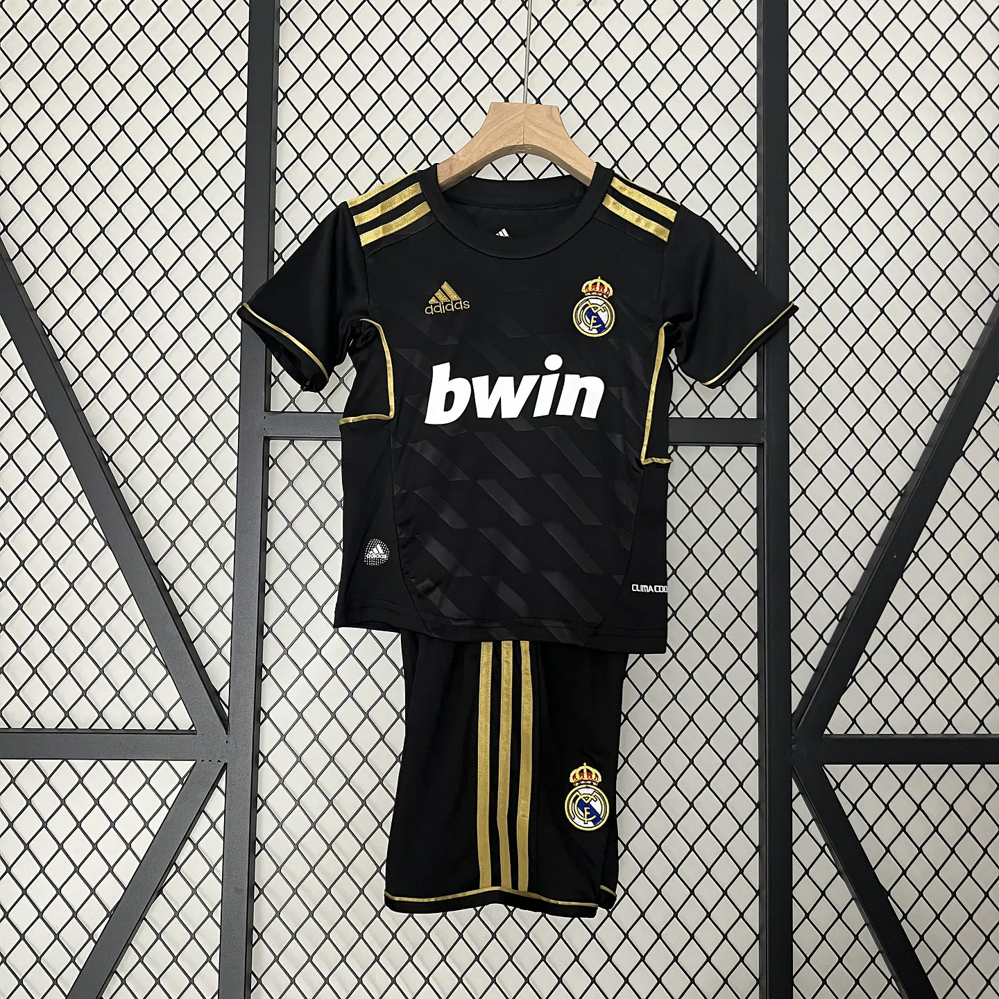 Kit Niños Real Madrid 2011 Retro 1