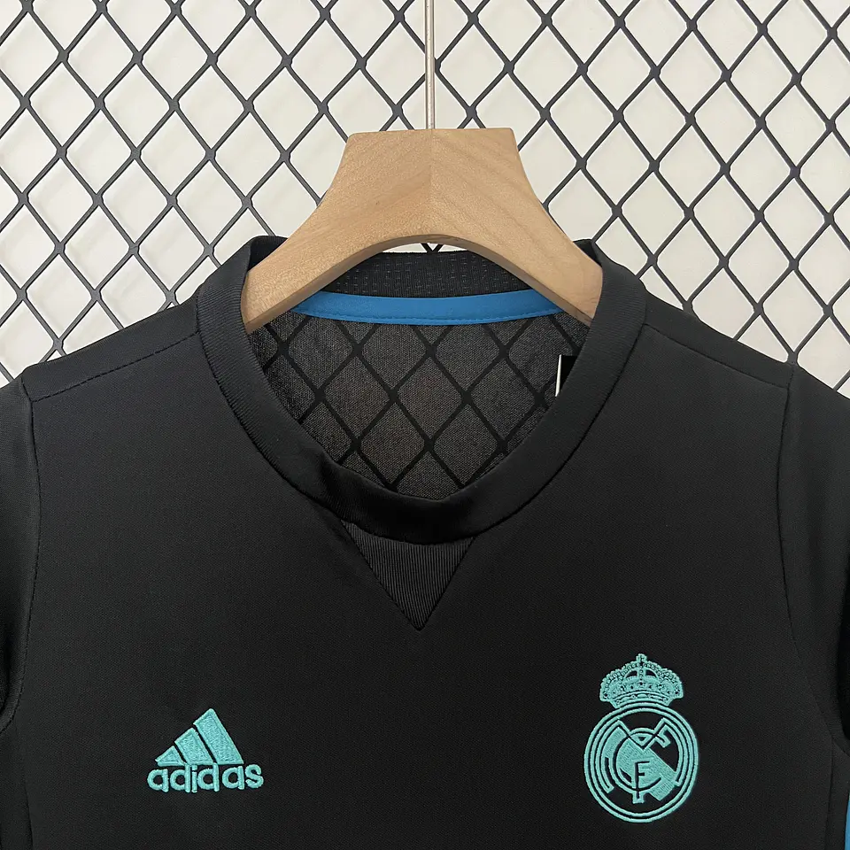 Kit Niños Real Madrid 17/18 Retro 7