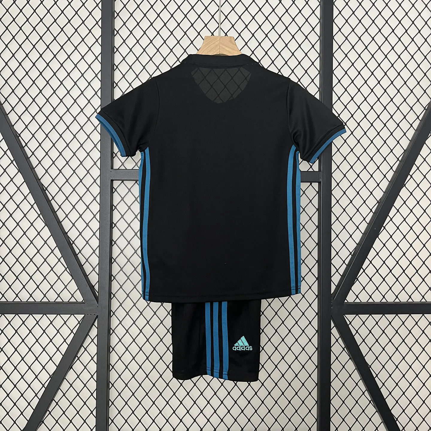 Kit Niños Real Madrid 17/18 Retro 8