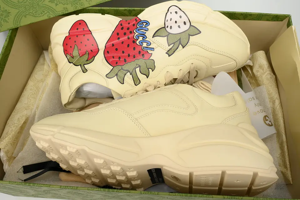 Gucci Rhyton “Strawberry” 7