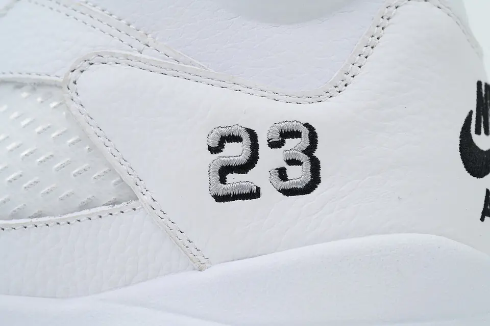 Nike Jordan 5 Retro White Metallic 7