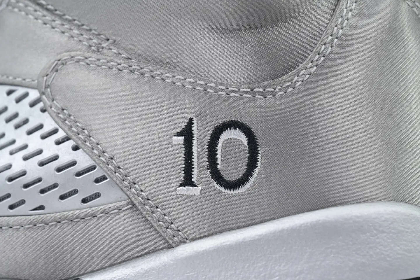 Nike Jordan 5 Retro Wings 7