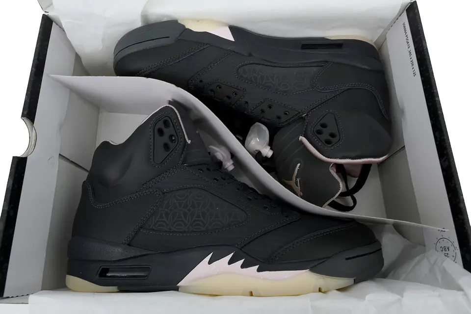 Nike Jordan 5 Retro Off Noir  6
