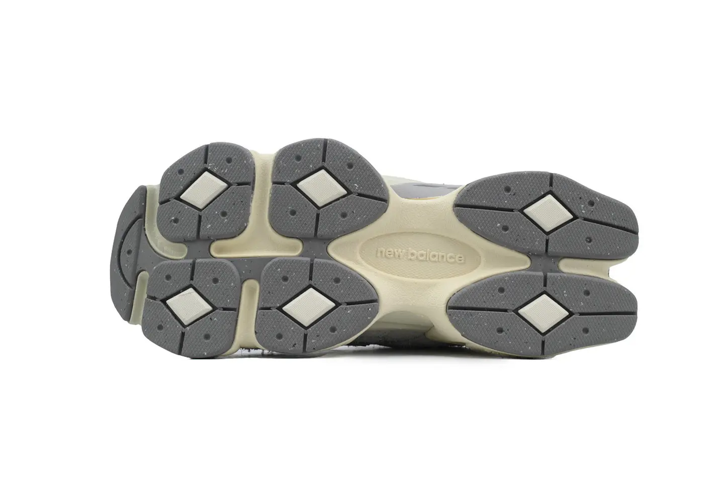 New Balance 9060 Quartz Grey  4
