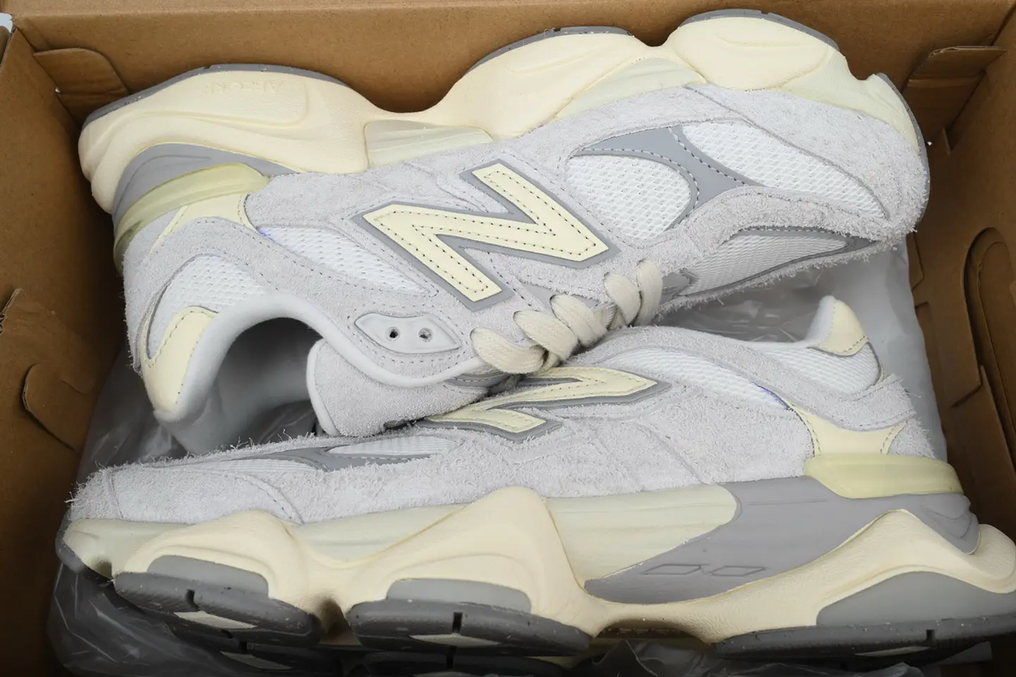 New Balance 9060 Quartz Grey  7