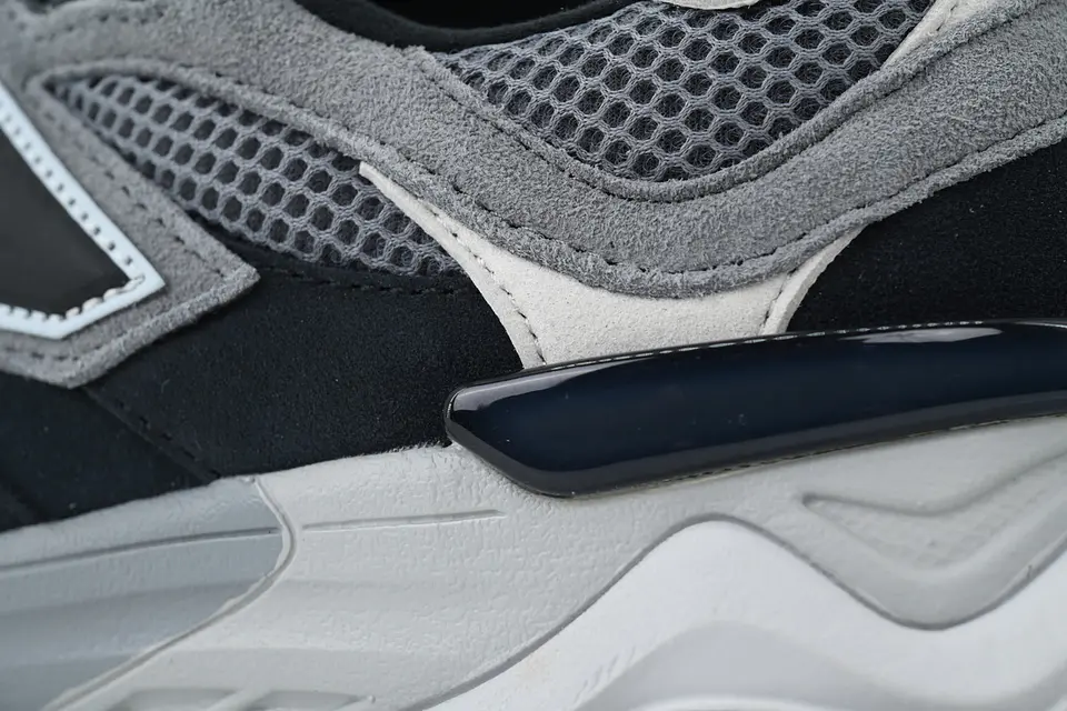 New Balance 9060 Black Castelrock 7