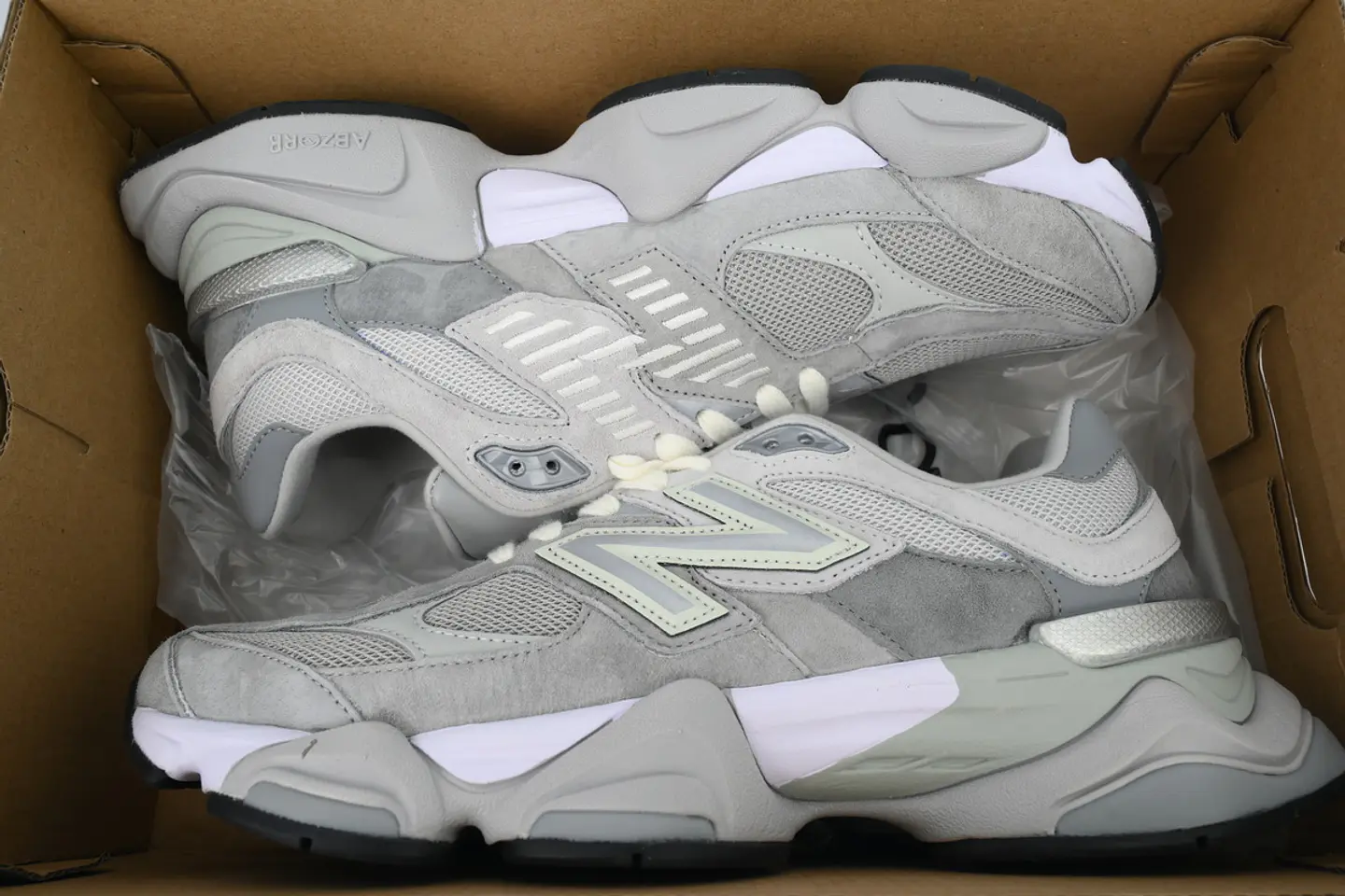 New Balance 9060 Concrete 7