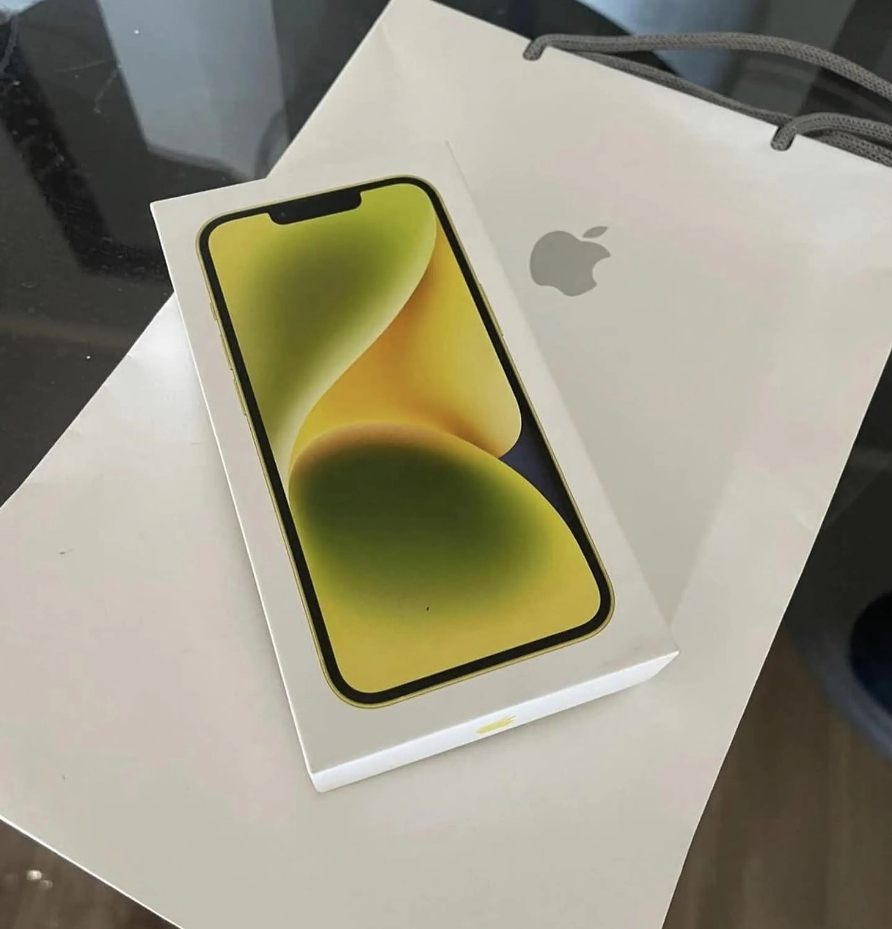 iPhone 14 (256 GB) - Semi Nuevo 1