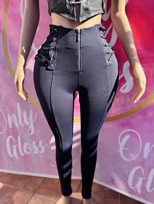 Calza Brasileña Leggins detalle Amarra al Lado