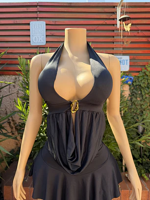 crop canoa con hebilla dorada