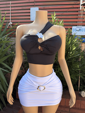 crop asimetrico con tirante flor