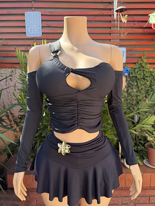 Crop manga larga Asimetrico NEW model