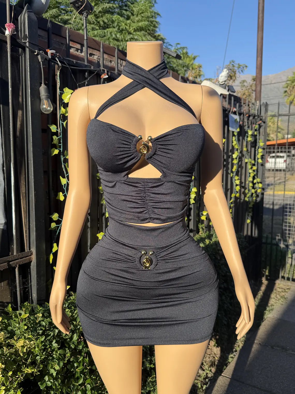 Conjunto de Dos Piezas Crop y Falda Caracol 1