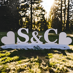 Letras gigantes + corazones