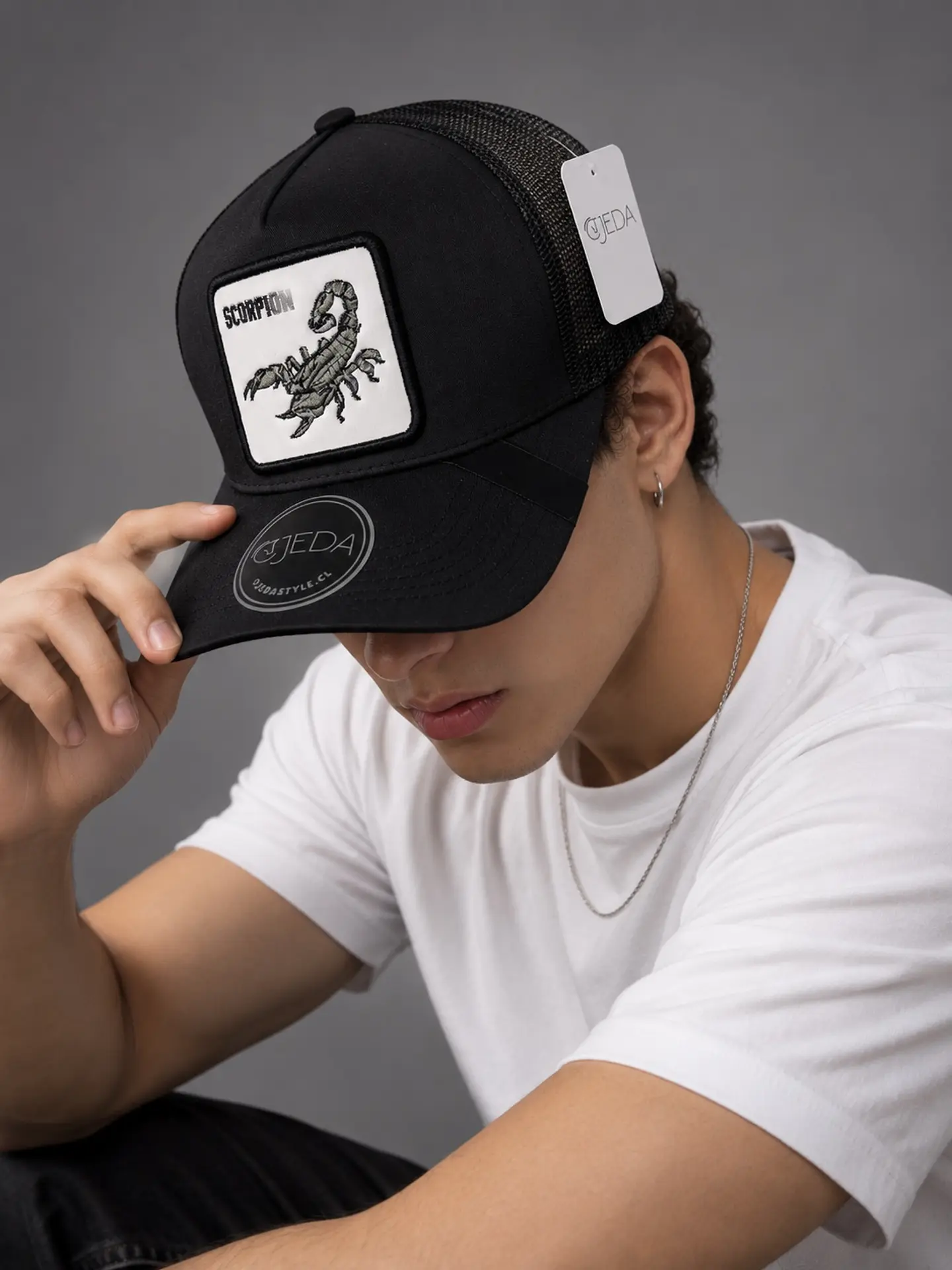 GORRA TRUCKER DE MALLA PREMIUM  5