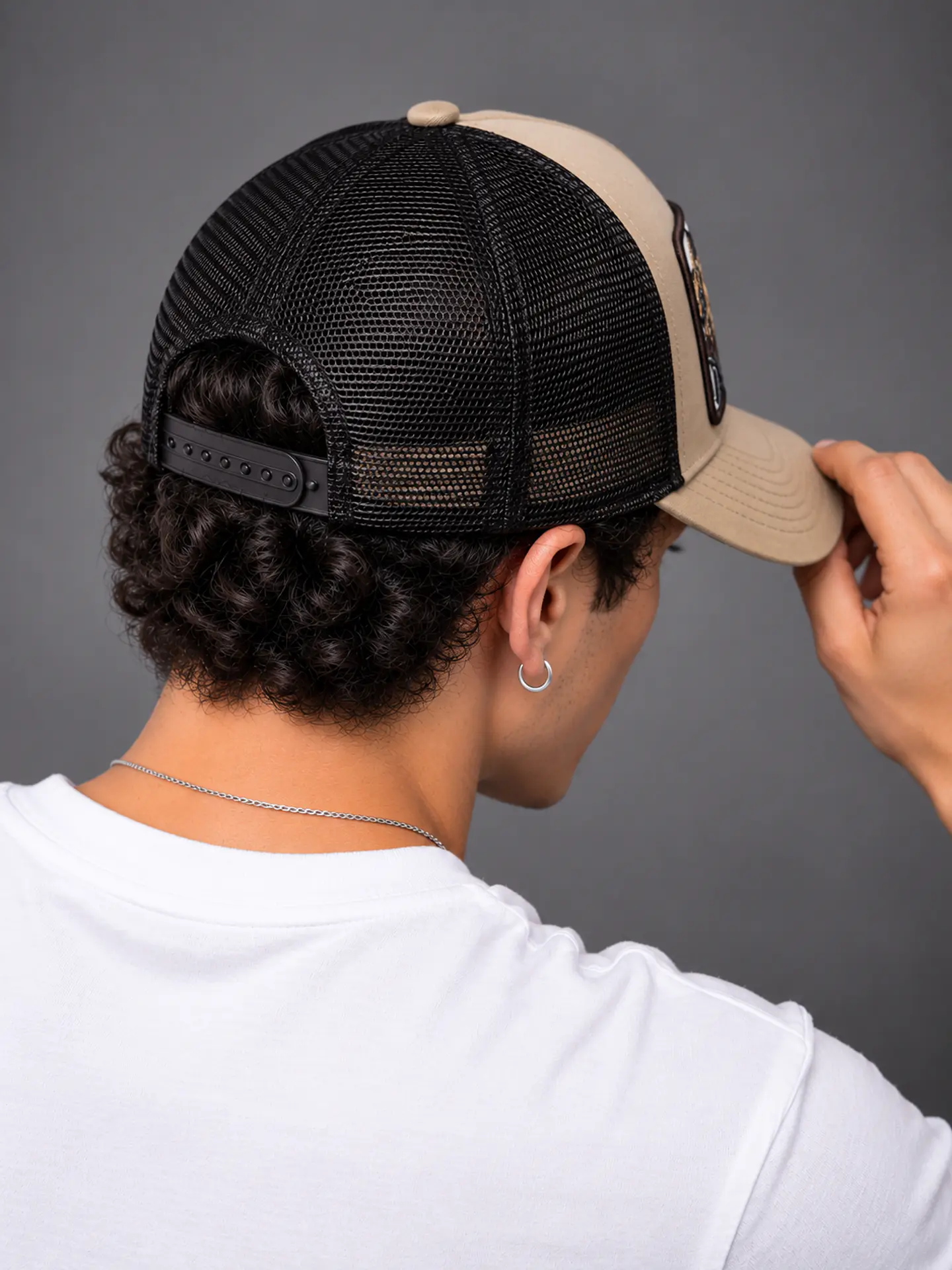 GORRA TRUCKER DE MALLA PREMIUM  7