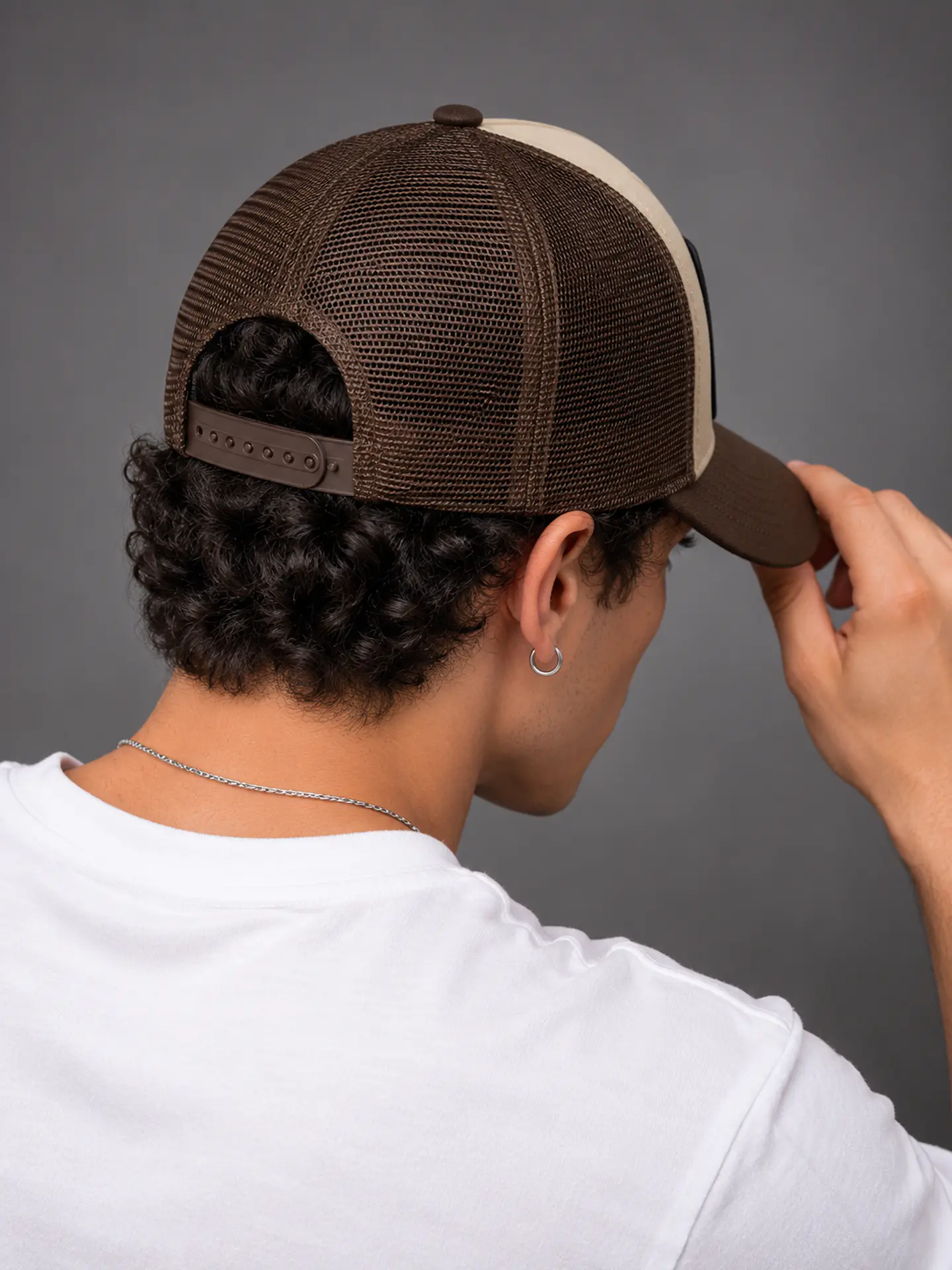 GORRA TRUCKER DE MALLA PREMIUM  4