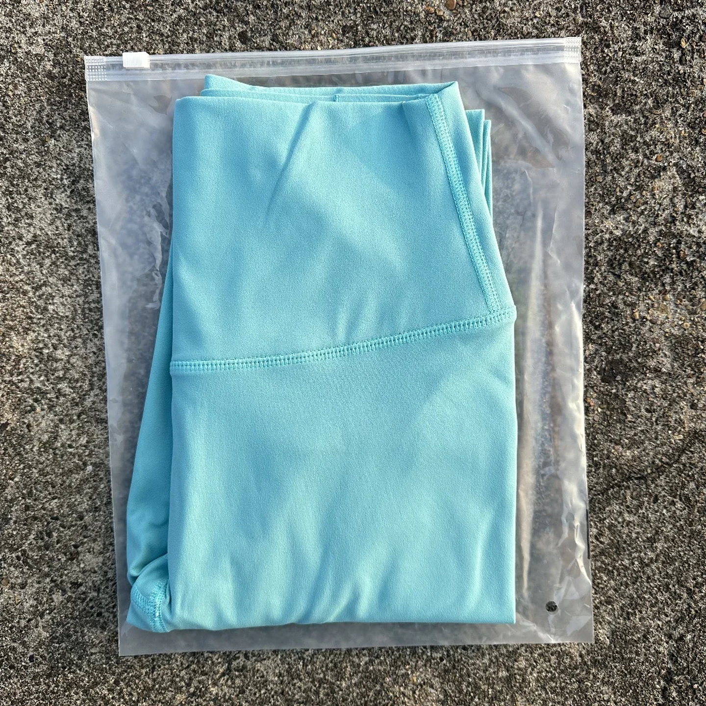 Solid Color Back Waist Pocket High Waist Yoga Legging Women  21