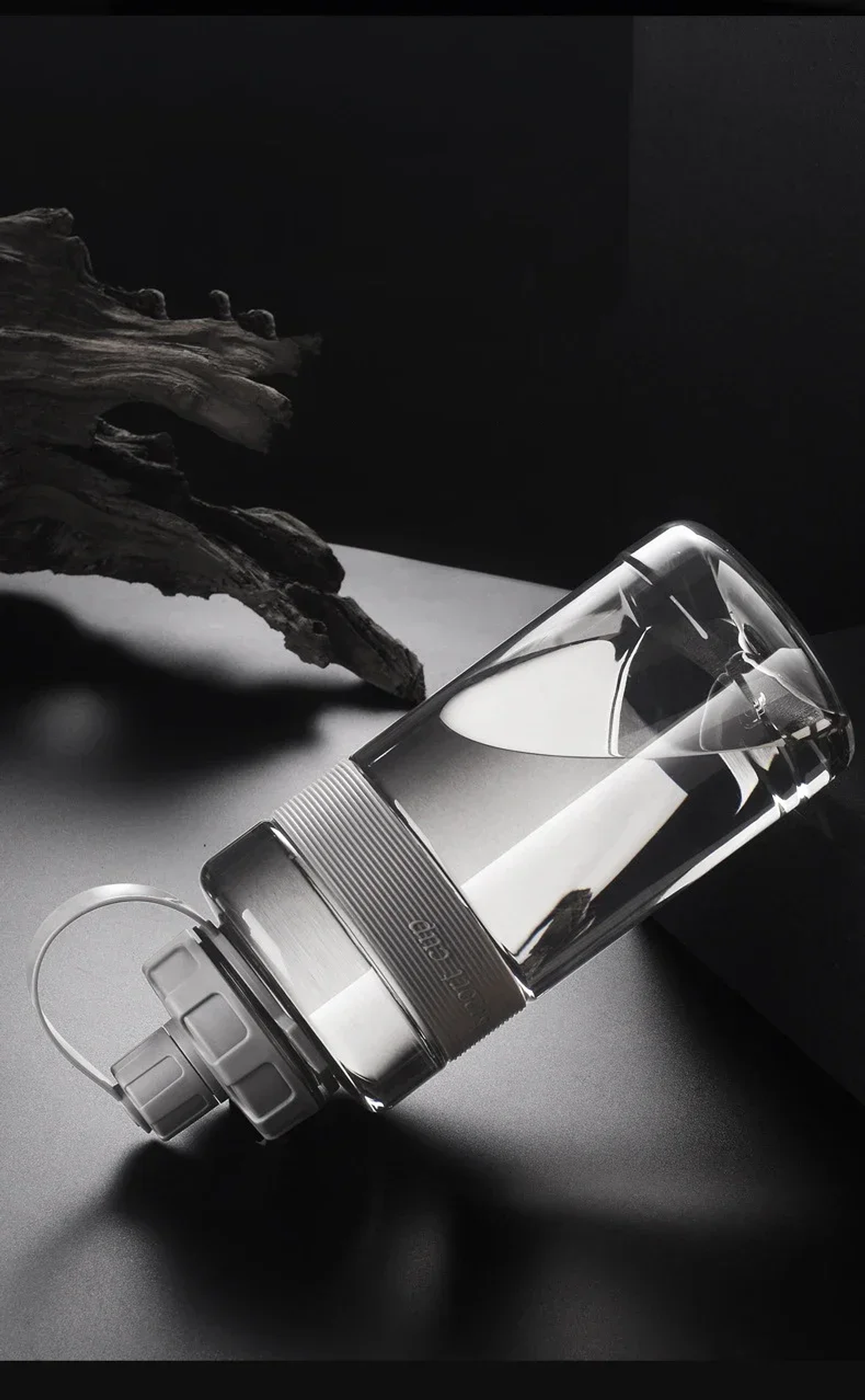 2 Liter Big Water Bottle with Straw  14