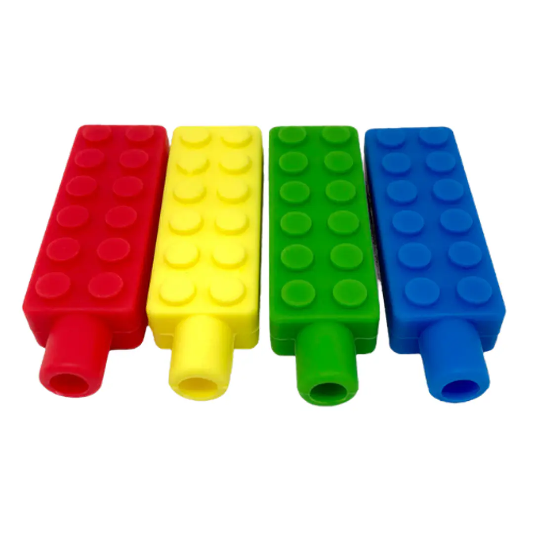 Mordedor sensorial lego para lápiz 3