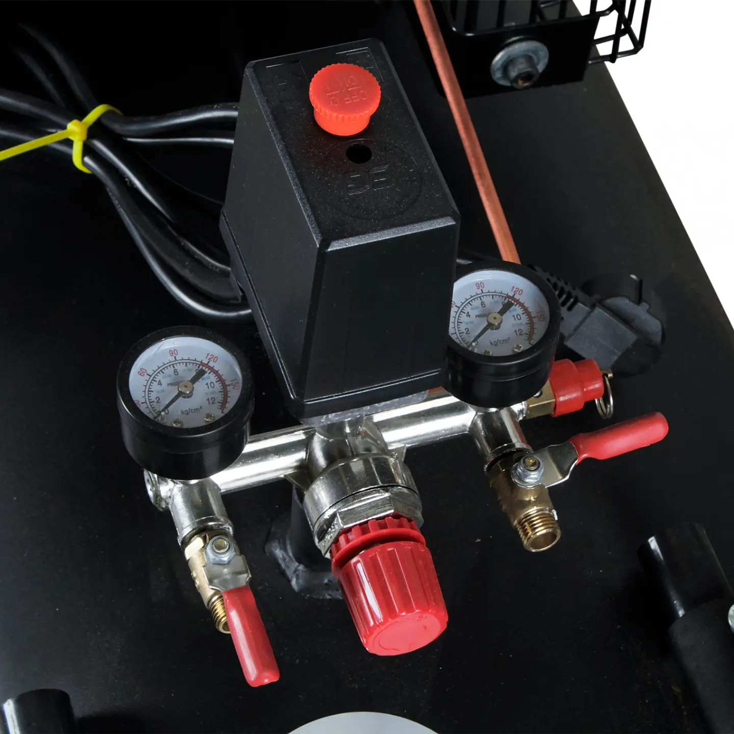  Compresor 3.0 HP 300 Litros - Marca Everest 5