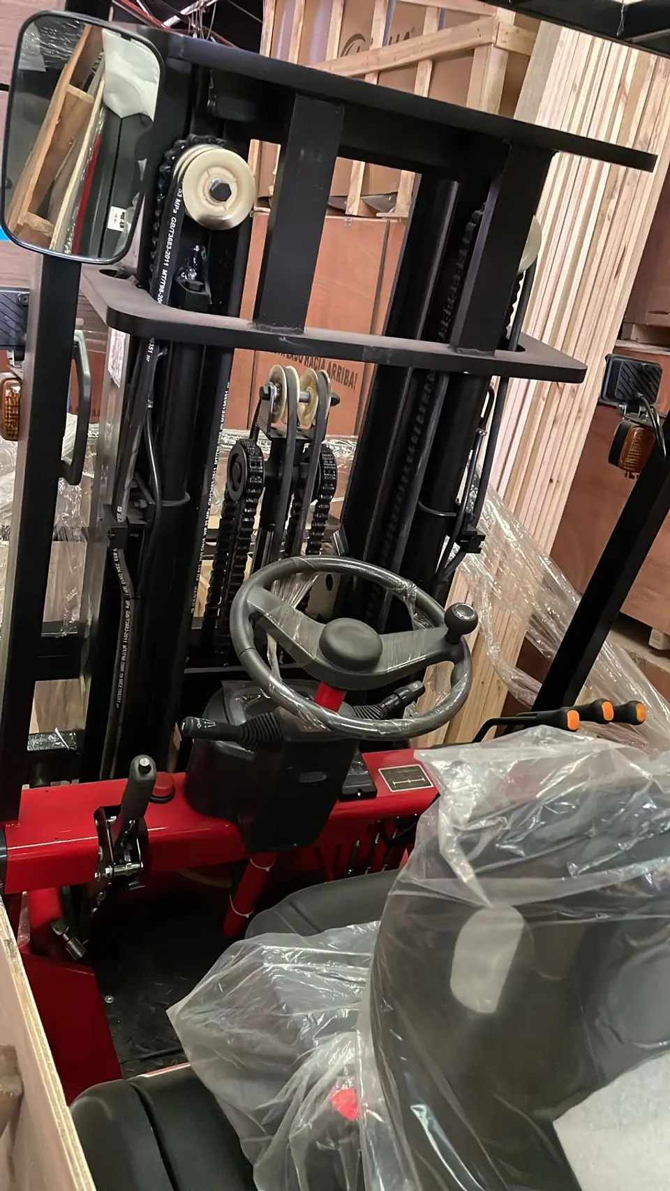 Grúa Horquilla Eléctrica 3.0 Ton Mástil Triple 4.5mt 6