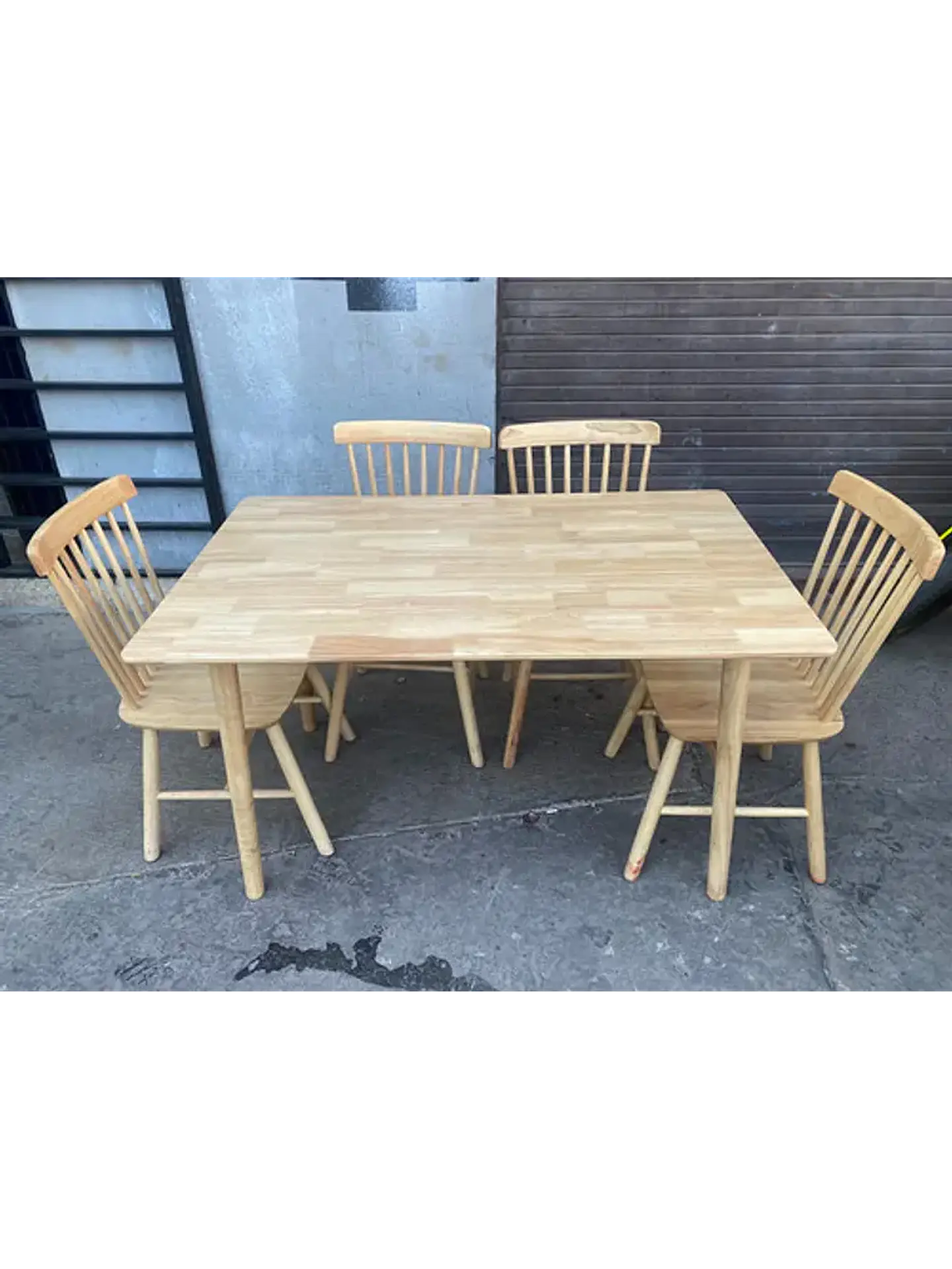 Mesa con 6 Sillas Windsor de Madera Original 120x70 3