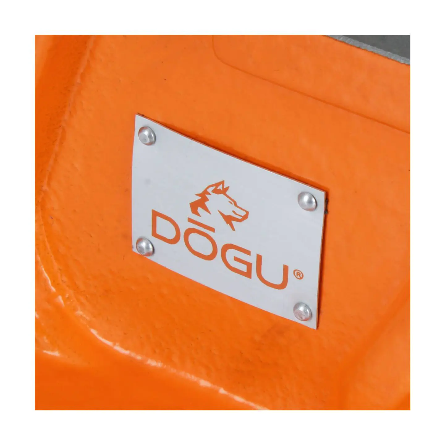 Tornillo de banco liviano fijo DOGU 0815 – 5 pulgadas 8