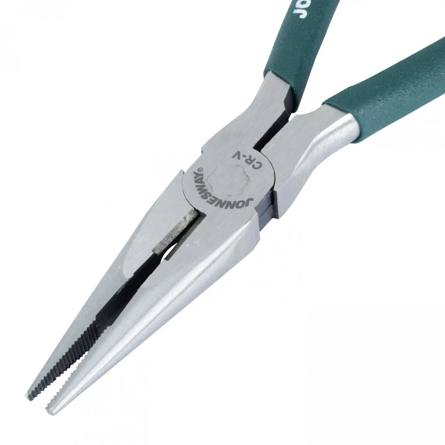 Alicate de punta larga con cortador Jonnesway P068A – 8 pulgadas 3