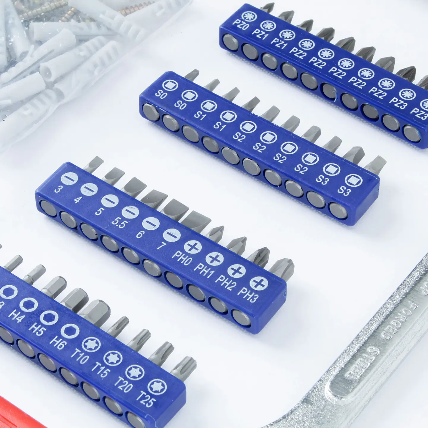 Juego herramientas combinadas 170 pieza c/plastica – Workpro 4