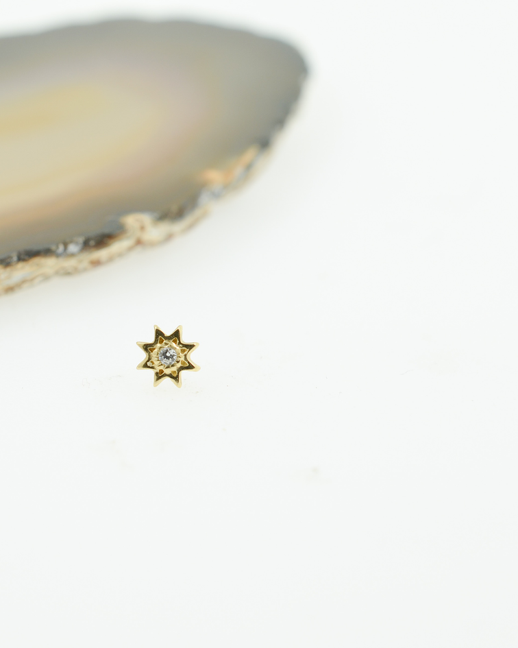 Estrella de ocho puntas con zirconia cristal interior de oro amarillo – Threadless o pin